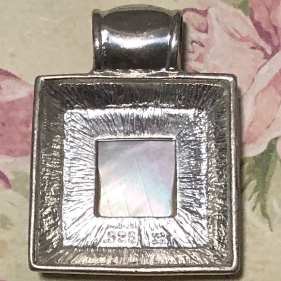 Sterling silver and mother of pearl pendant - Picture 6 of 8